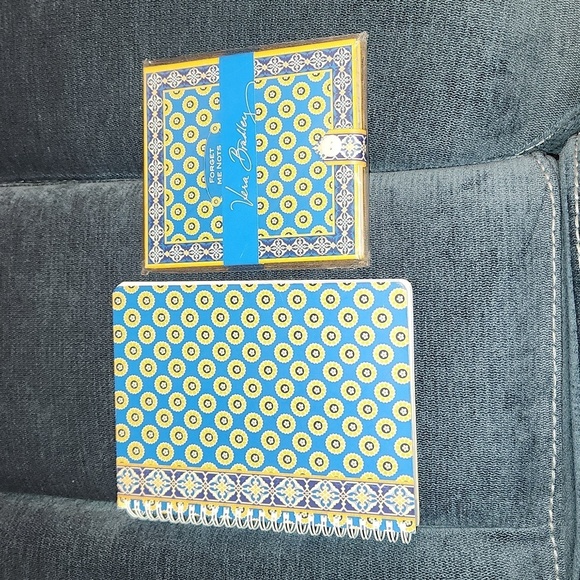 New 2 Vera Bradley Forget me Nots note pads - Picture 1 of 11